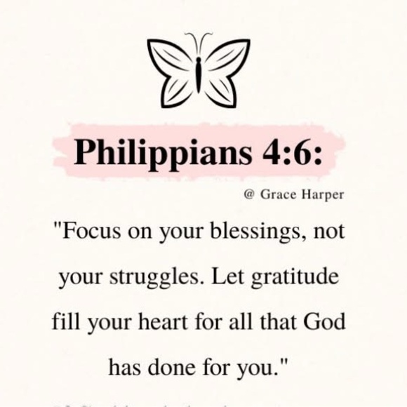 Hi I’m Ashley!! 💜🤍💛 - Picture 5 of 10